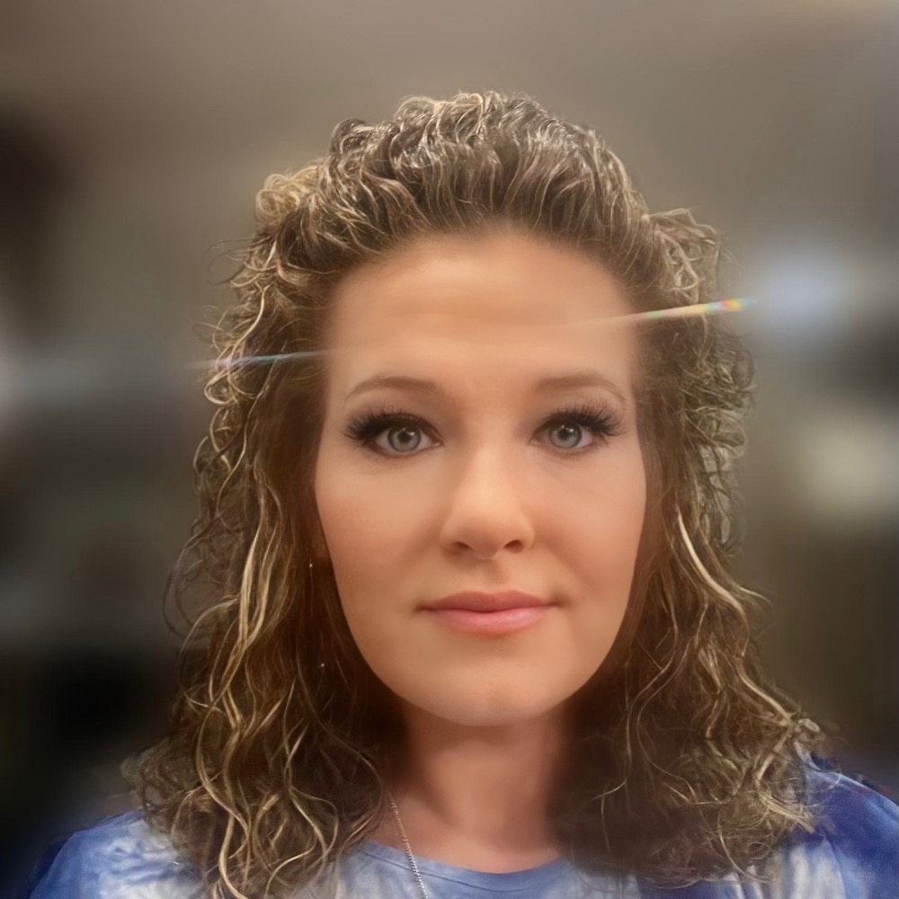 Meet your Posher, Holly